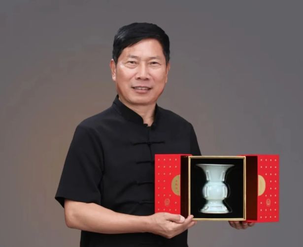 国宴餐桌上的插花摆件！开元棋牌产自禹州阅兵(图3)