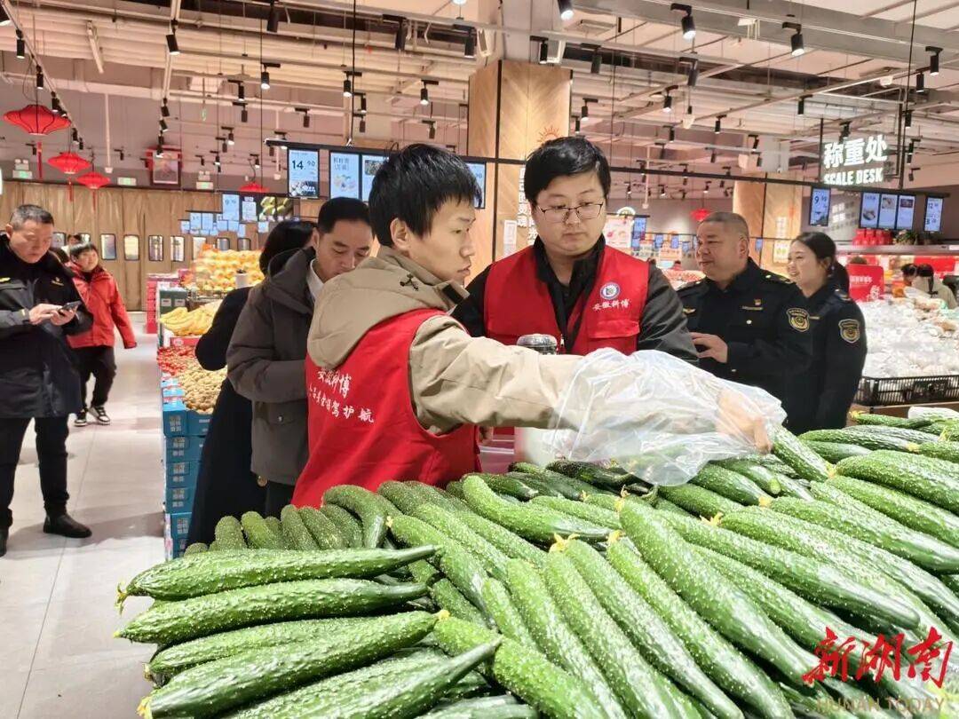 “舌尖安全”可感知“你点我检”守护年关餐桌开元棋牌年关守护百日攻坚（2026）｜让(图2)